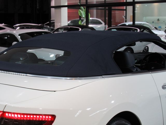 Maserati GranCabrio 2012-01 188471-26