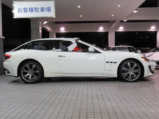Maserati GranCabrio 2012-01 188471-24