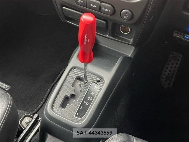 Suzuki JIMNY 2011-06 306102-19
