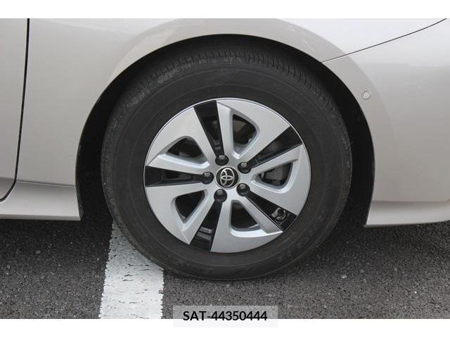 Toyota PRIUS 2016-02 282330-9