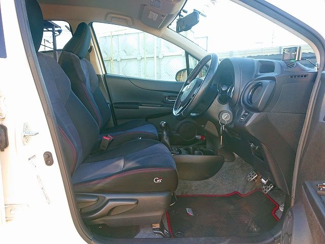 Toyota VITZ 2011-11 183025-12