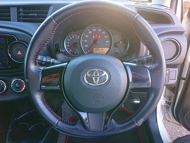 Toyota VITZ 2011-11 183025-13