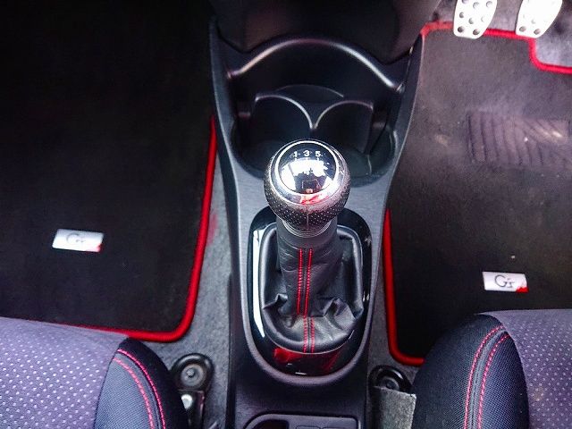 Toyota VITZ 2011-11 183025-20