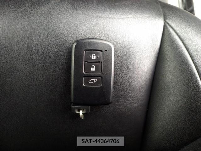 Toyota HARRIER 2017-08 271274-17