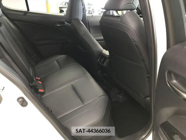 Lexus UX 2019-09 334368-4