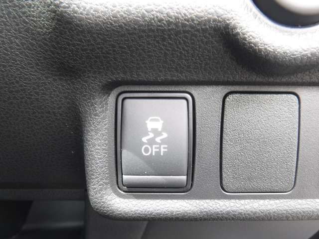 Nissan NOTE 2018-07 7053-10