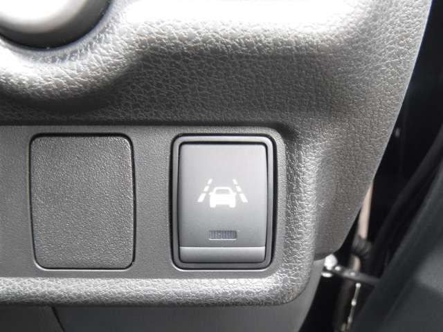 Nissan NOTE 2018-07 7053-11
