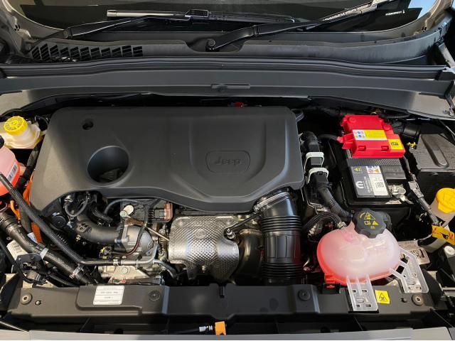 Jeep RENEGADE 2023-02 12694-16