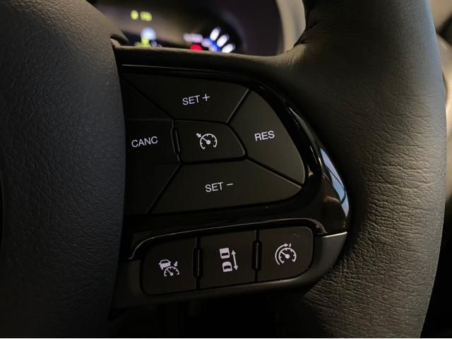 Jeep RENEGADE 2023-02 12694-4