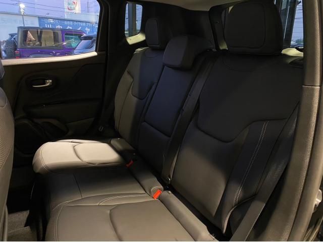 Jeep RENEGADE 2023-02 12694-6