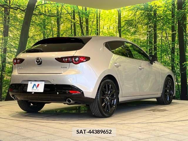Mazda MAZDA3 2022-07 379741-17