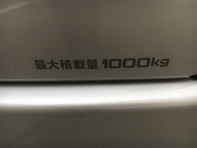 Toyota HIACE VAN 2014-11 193057-18