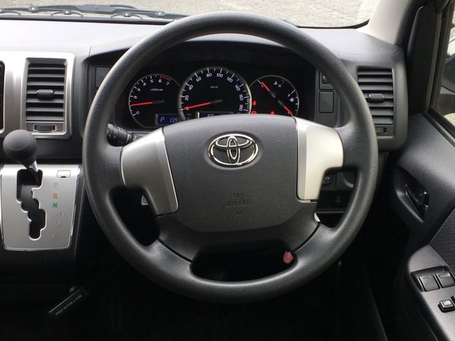 Toyota HIACE VAN 2014-11 193057-7