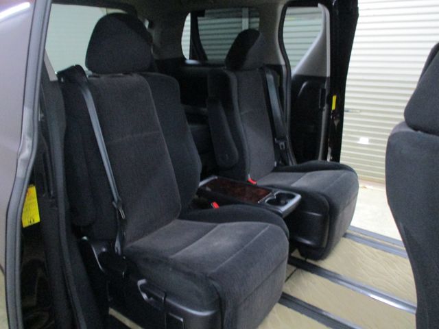 Toyota VELLFIRE 2012-01 182236-8
