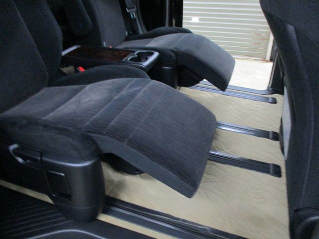 Toyota VELLFIRE 2012-01 182236-10