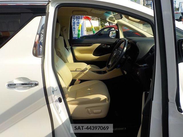Toyota ALPHARD 2018-10 374479-15