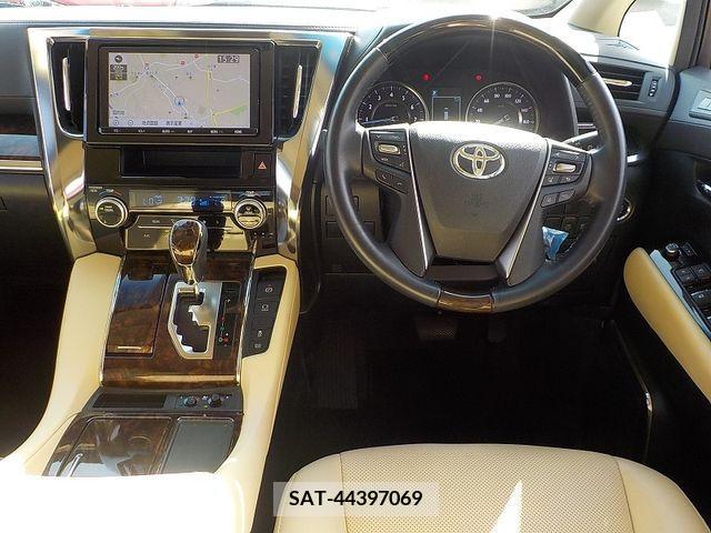 Toyota ALPHARD 2018-10 374479-7