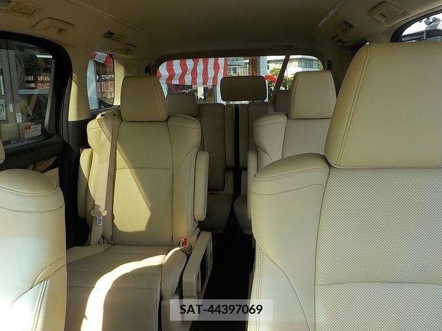 Toyota ALPHARD 2018-10 374479-21