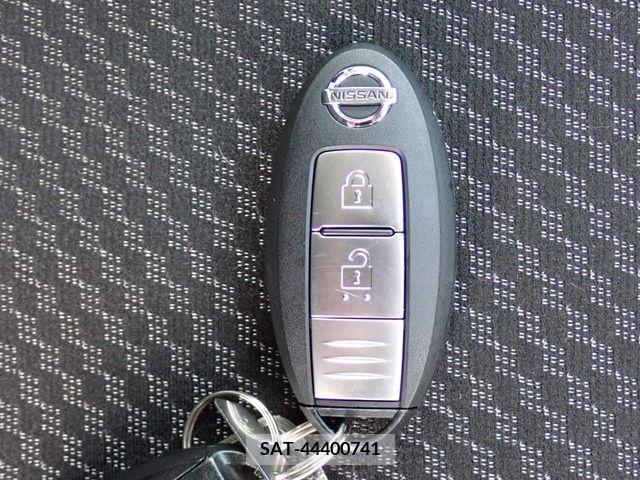 Nissan NOTE 2017-05 365309-19