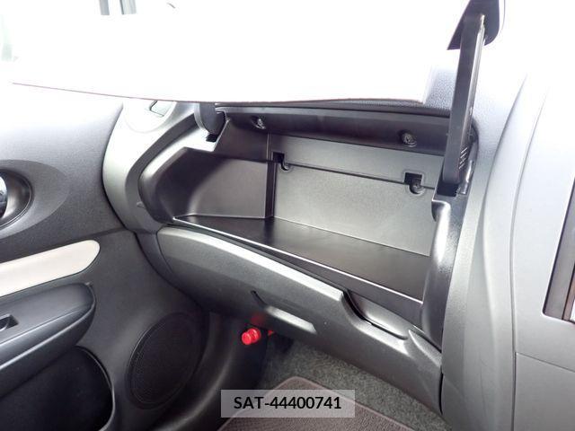 Nissan NOTE 2017-05 365309-13