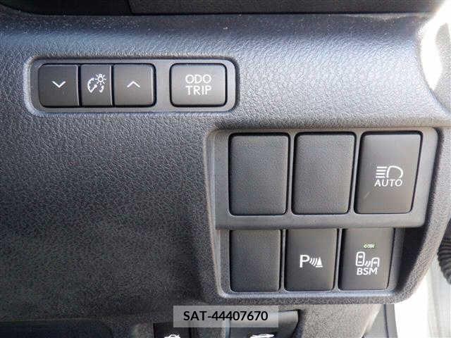Lexus IS 2022-11 204662-6