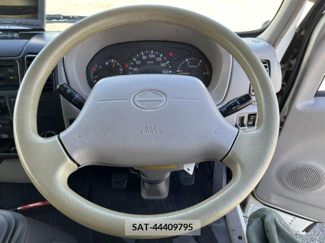 Hino DUTRO 2006-01 371735-18