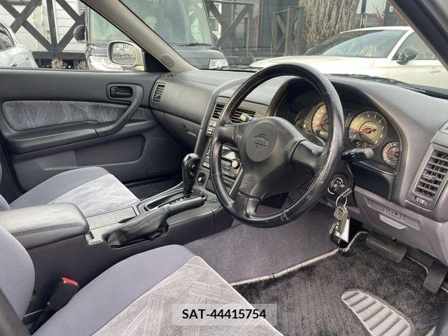 Nissan SKYLINE 2000-05 222977-21