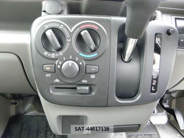 Suzuki EVERY 2023-09 390727-12