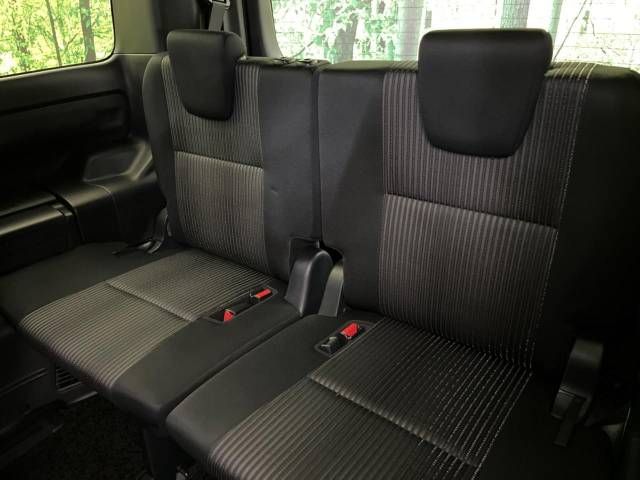 Toyota VOXY 2017-12 8470-12