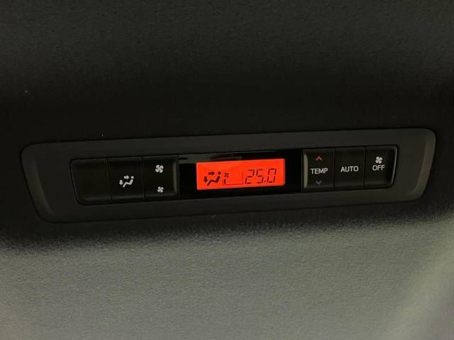 Toyota VOXY 2017-12 8470-8