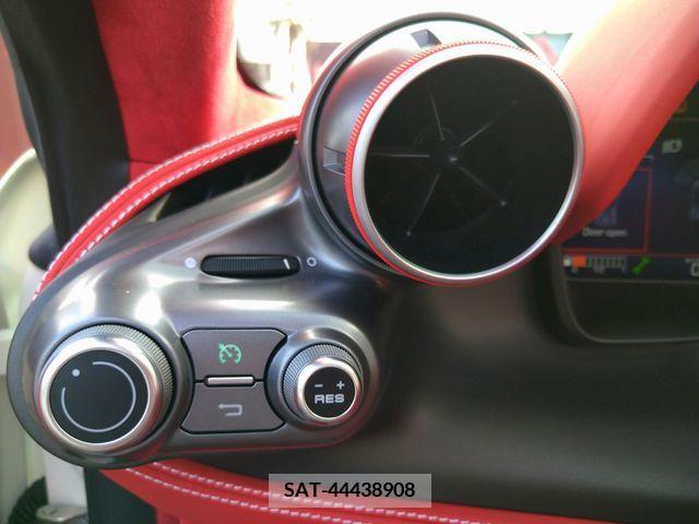 Ferrari F8 Spider 2022-03 413785-18