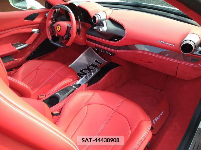 Ferrari F8 Spider 2022-03 413785-23