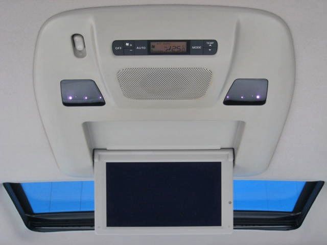 Nissan ELGRAND 2015-03 182944-10