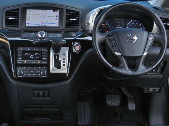 Nissan ELGRAND 2015-03 182944-13