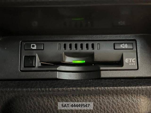 Toyota ESQUIRE 2020-05 336202-8