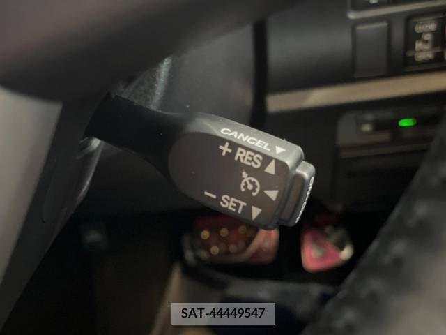 Toyota ESQUIRE 2020-05 336202-7