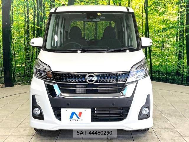 Nissan ROOX 2019-03 323911-14