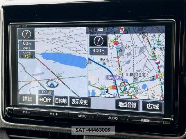 Toyota VOXY 2017-07 370479-3
