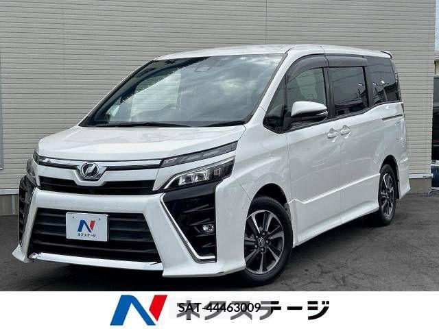 Toyota VOXY 2017-07 370479-0
