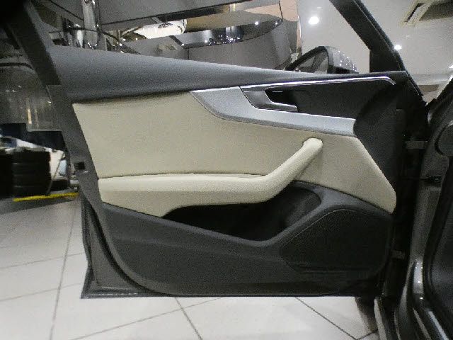 Audi A4 2020-10 24362-20