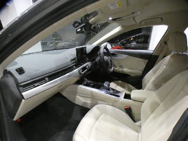 Audi A4 2020-10 24362-1