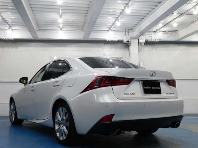 Lexus IS 2015-10 3212-1
