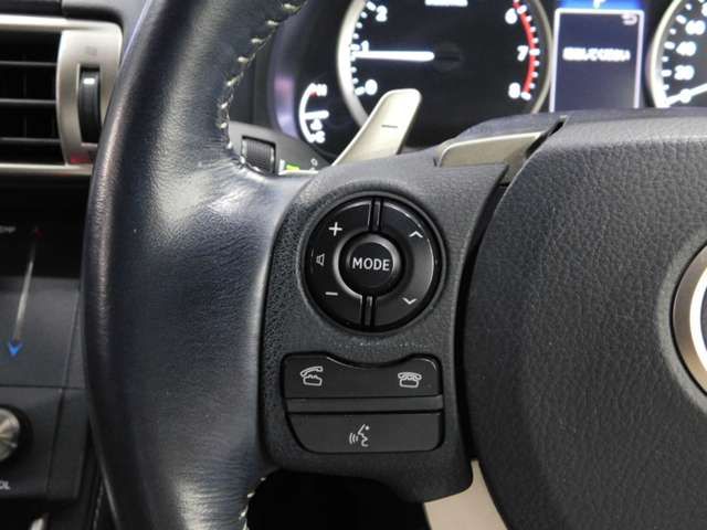 Lexus IS 2015-10 3212-13