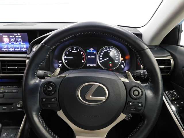 Lexus IS 2015-10 3212-12