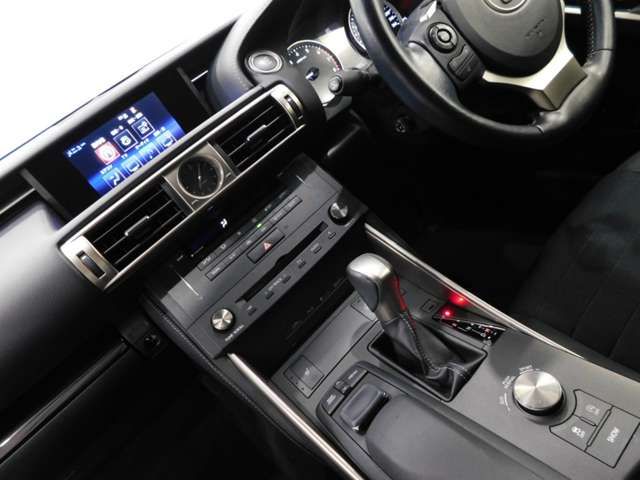 Lexus IS 2015-10 3212-3