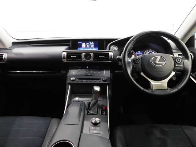 Lexus IS 2015-10 3212-2