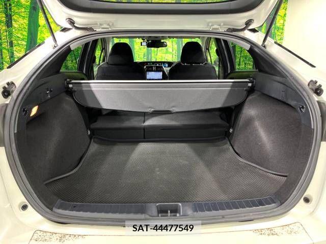 Toyota PRIUS 2017-07 366574-10