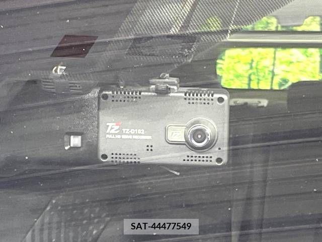 Toyota PRIUS 2017-07 366574-5