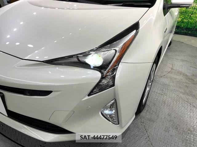 Toyota PRIUS 2017-07 366574-11