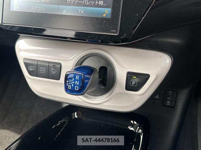 Toyota PRIUS PHV 2017-07 335452-13